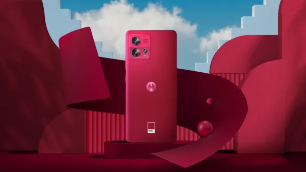 Motorola Edge 30 Fusion en el Pantone Color of the Year 2023, Viva Magenta